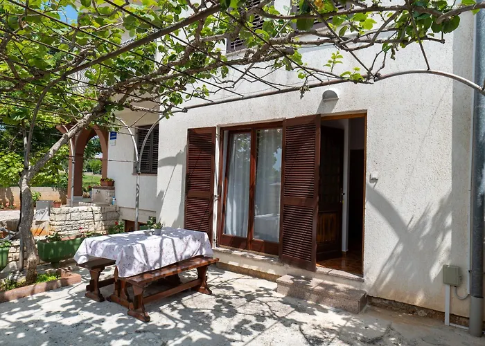 Irena\'S Place A1