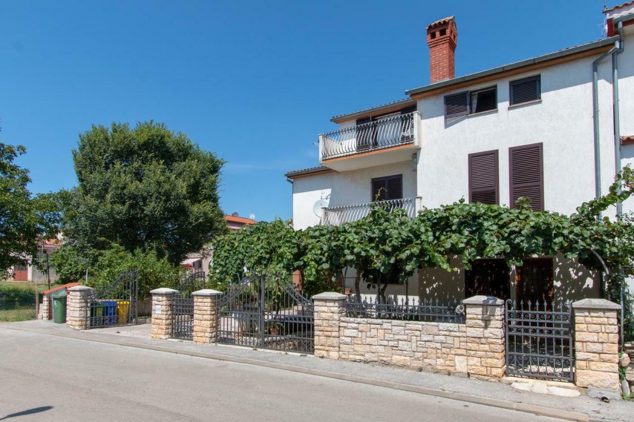 Apartment Irena's Place A1 *