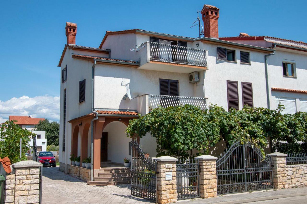 Apartment Irena's Place A1 *